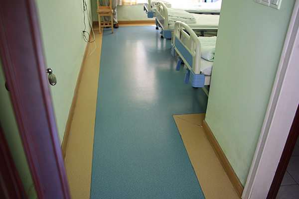PVC地板铺在养老院