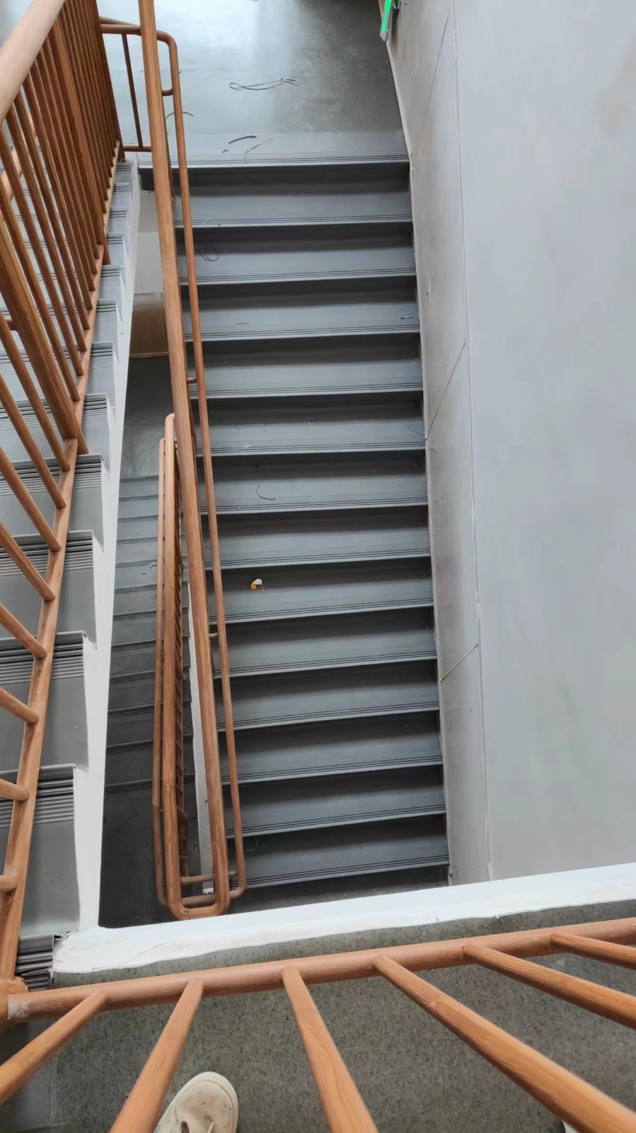 PVC楼梯踏步.jpg