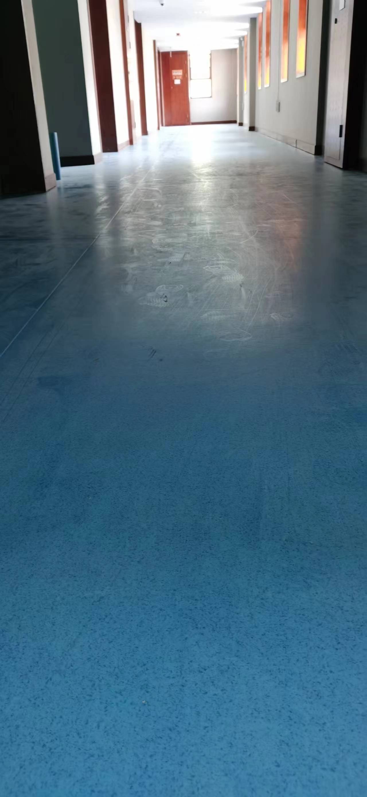 学校地胶.jpg