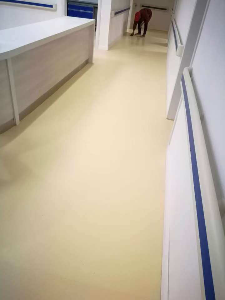 塑胶地板.jpg