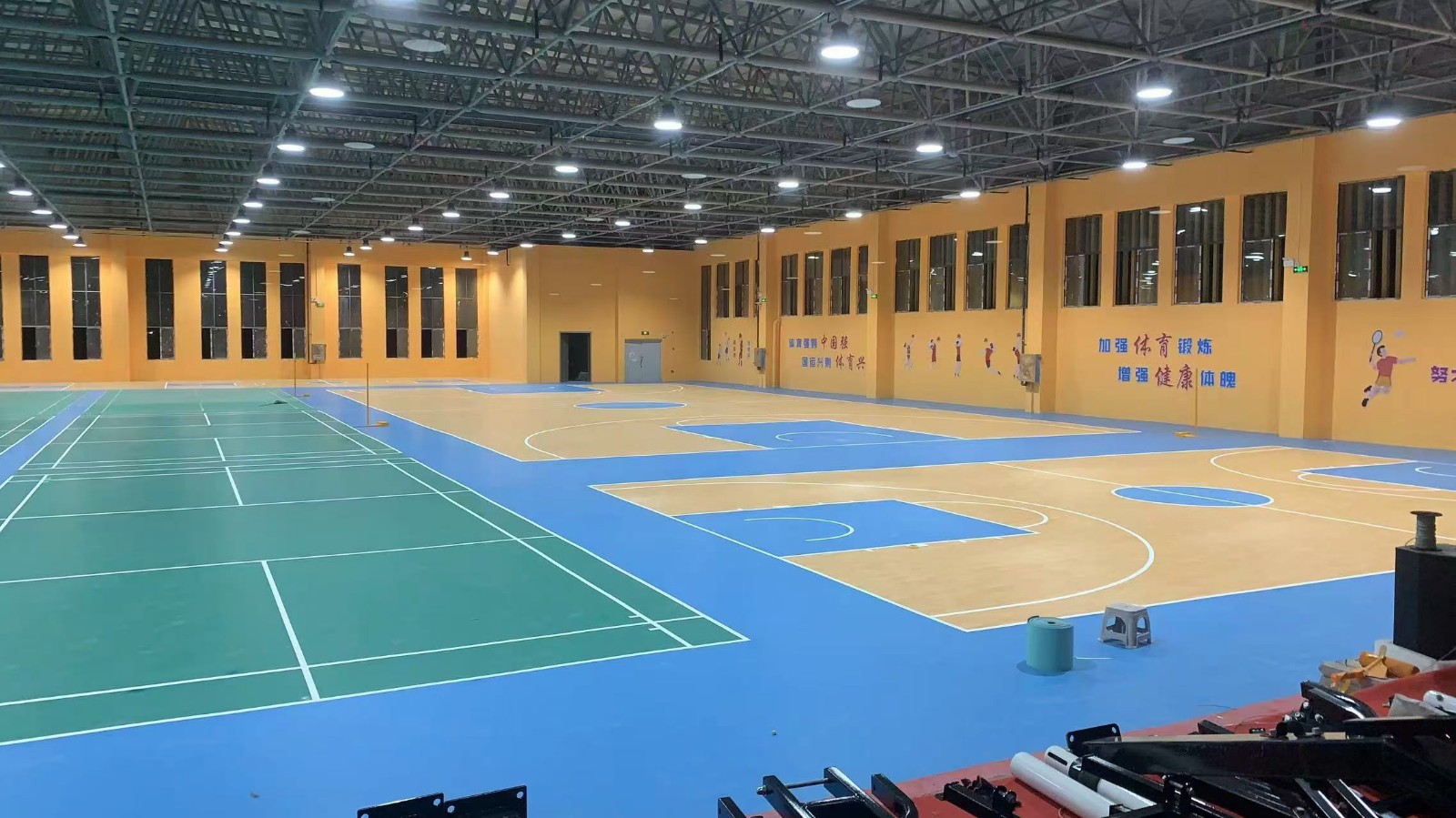 运动地板塑胶地板.jpg