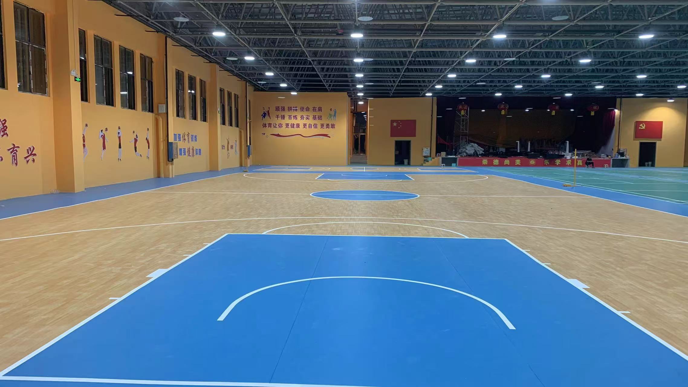 PVC篮球场地板.jpg