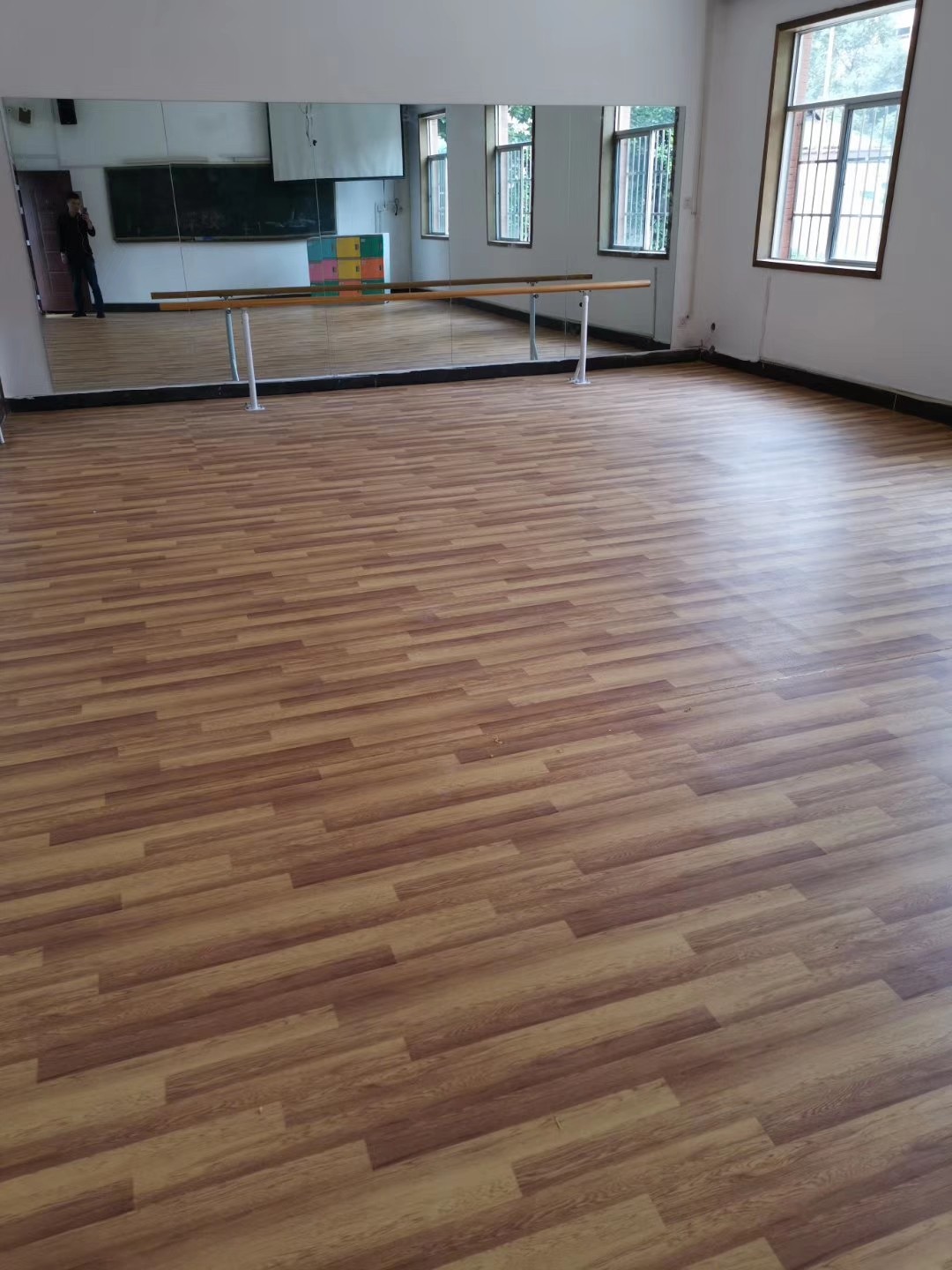 PVC地板冬季施工注意事项.jpg