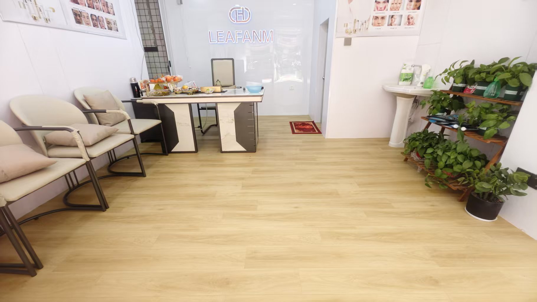 美容护肤门店PVC塑胶地板.jpg