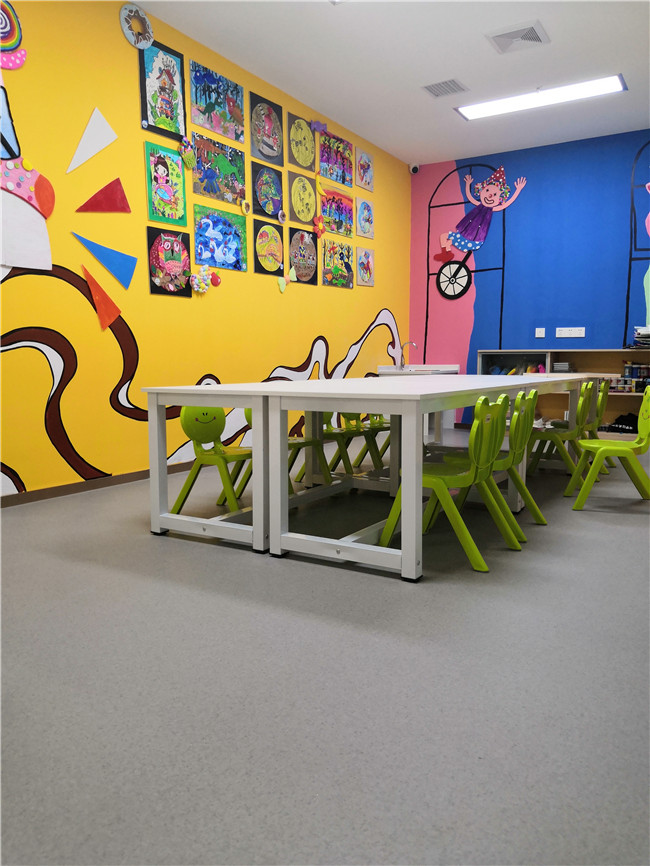 春秋季地板就选九瑞抗菌环保型幼儿园专用PVC地板