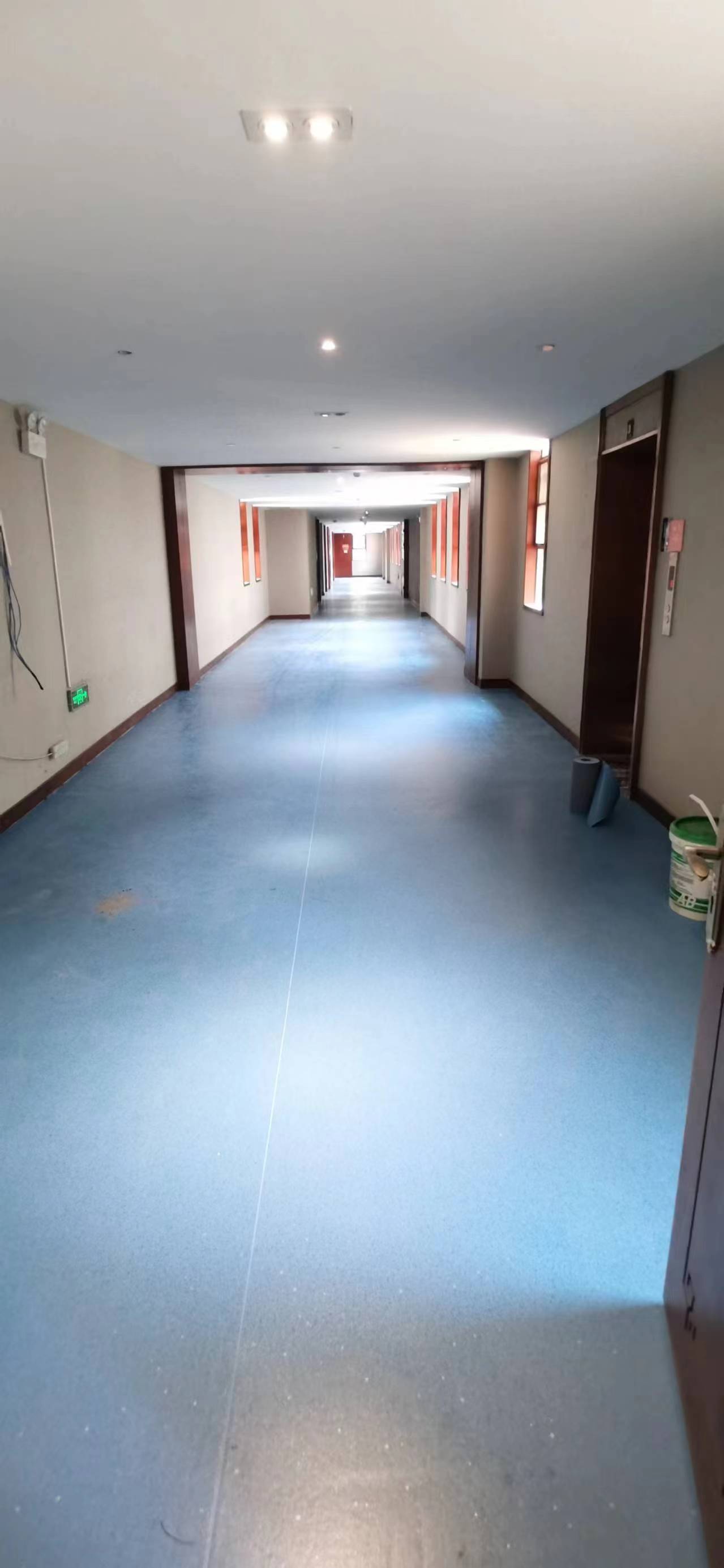 长沙市珺琟高级中学走廊PVC地板工程案例展示封面