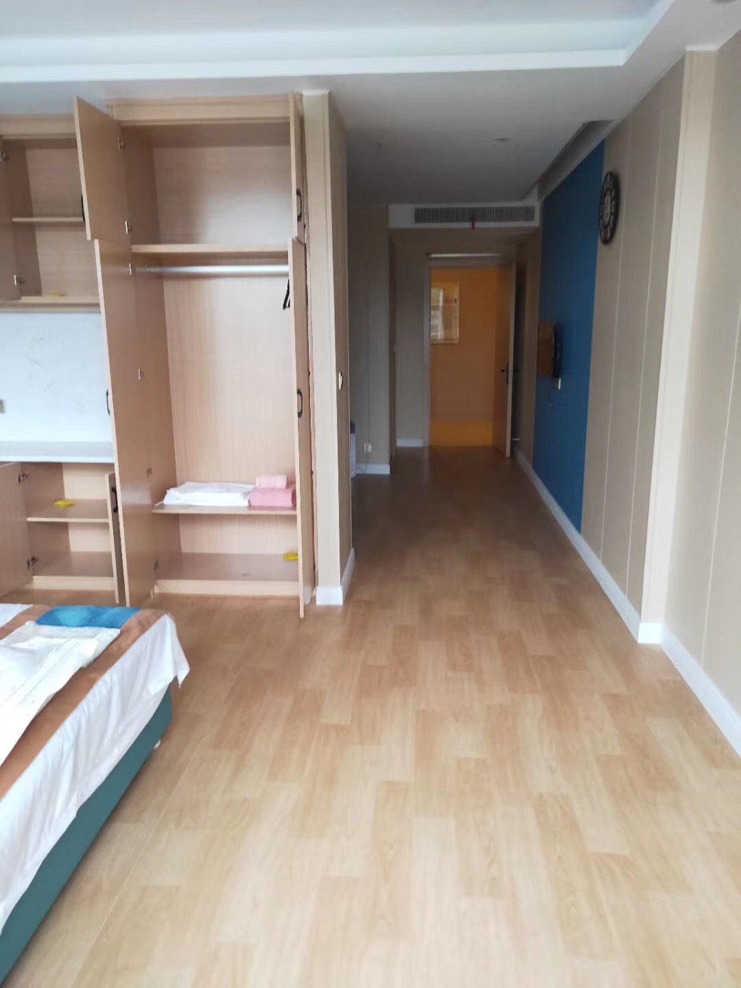 PVC塑胶地板卷材的常见安装方式